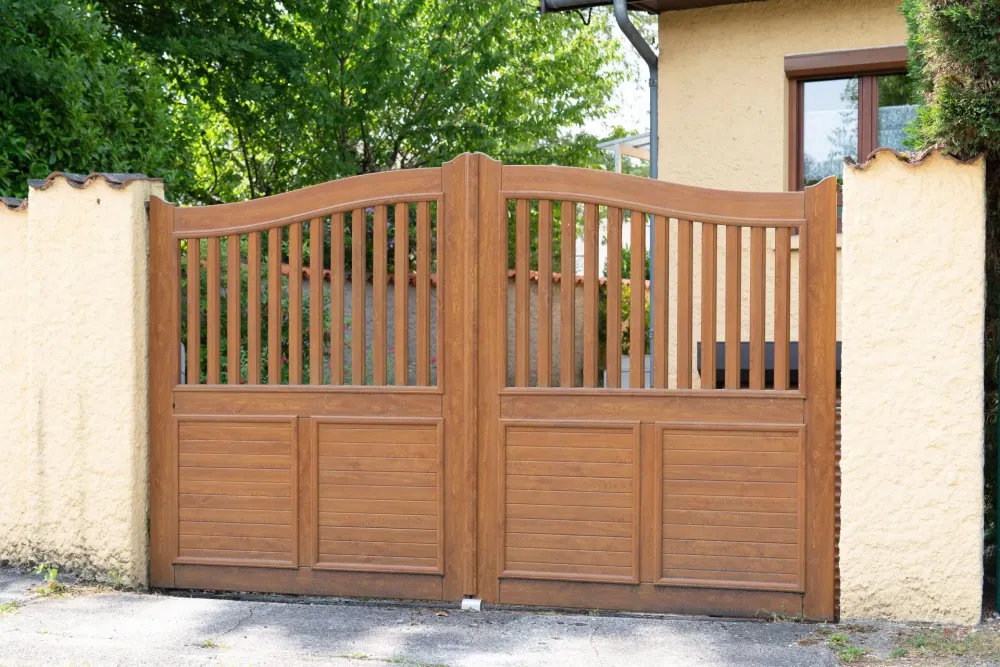 Des portails sur mesure dans le matériau de votre choixwebp